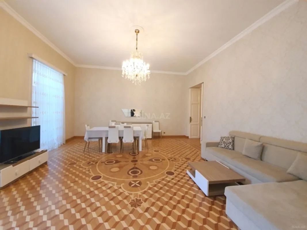 Kirayə verilir 4 otaqlı mənzil 170 m²