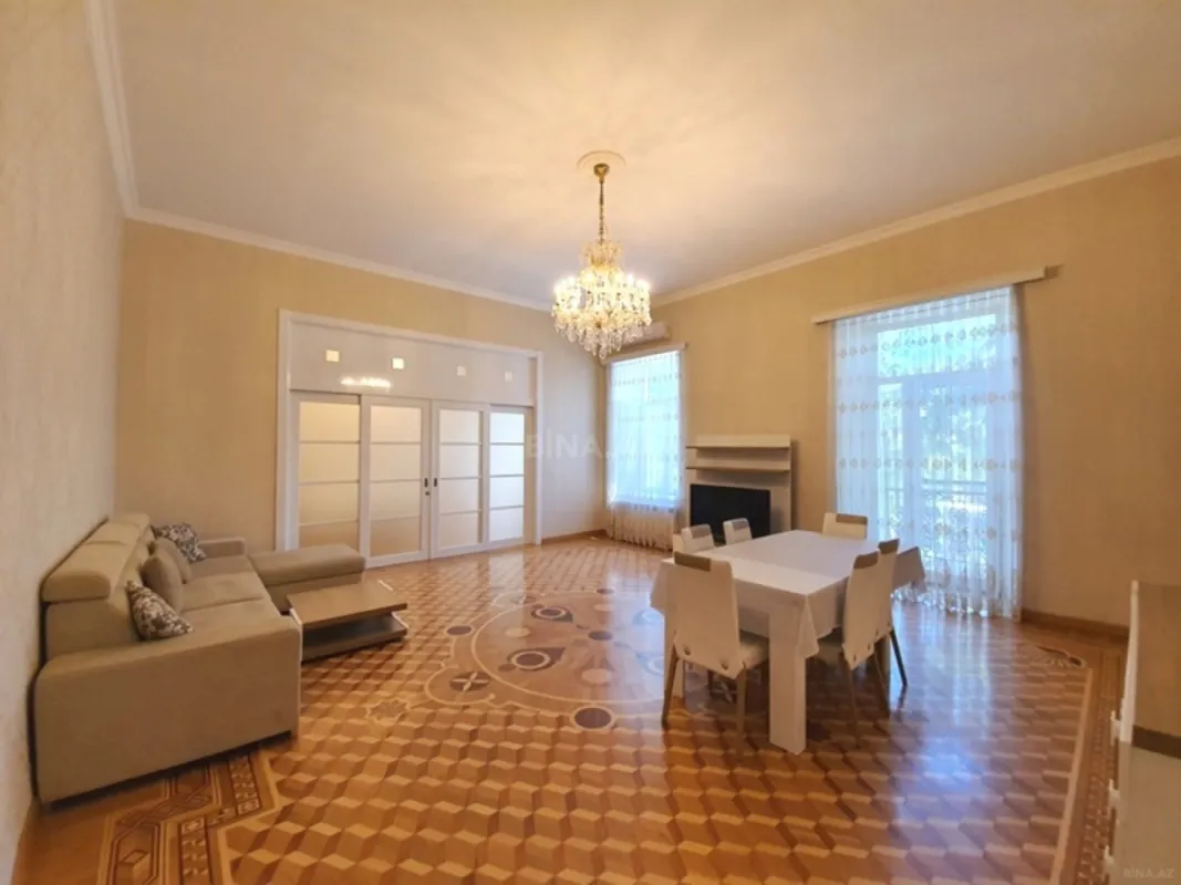 Kirayə verilir 4 otaqlı mənzil 170 m²