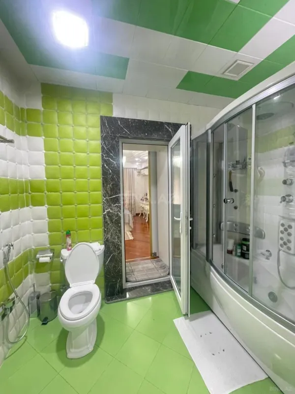 Satılır 4 otaqlı mənzil 171.2 m²