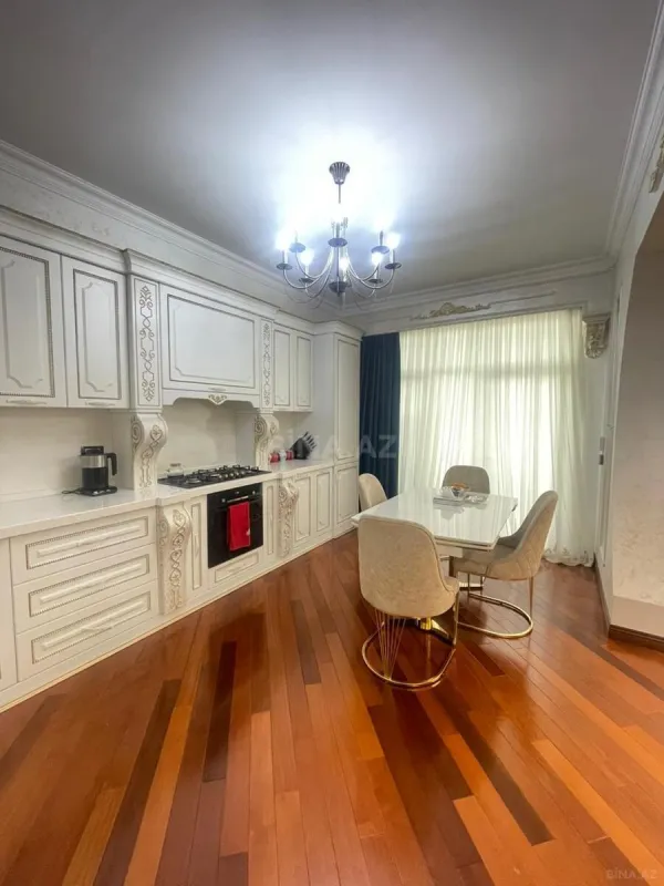 Satılır 4 otaqlı mənzil 171.2 m²
