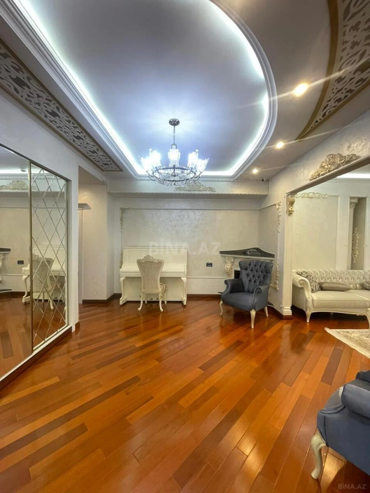 Satılır 4 otaqlı mənzil 171.2 m²
