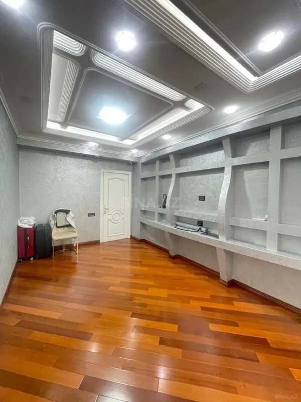 Satılır 4 otaqlı mənzil 171.2 m²