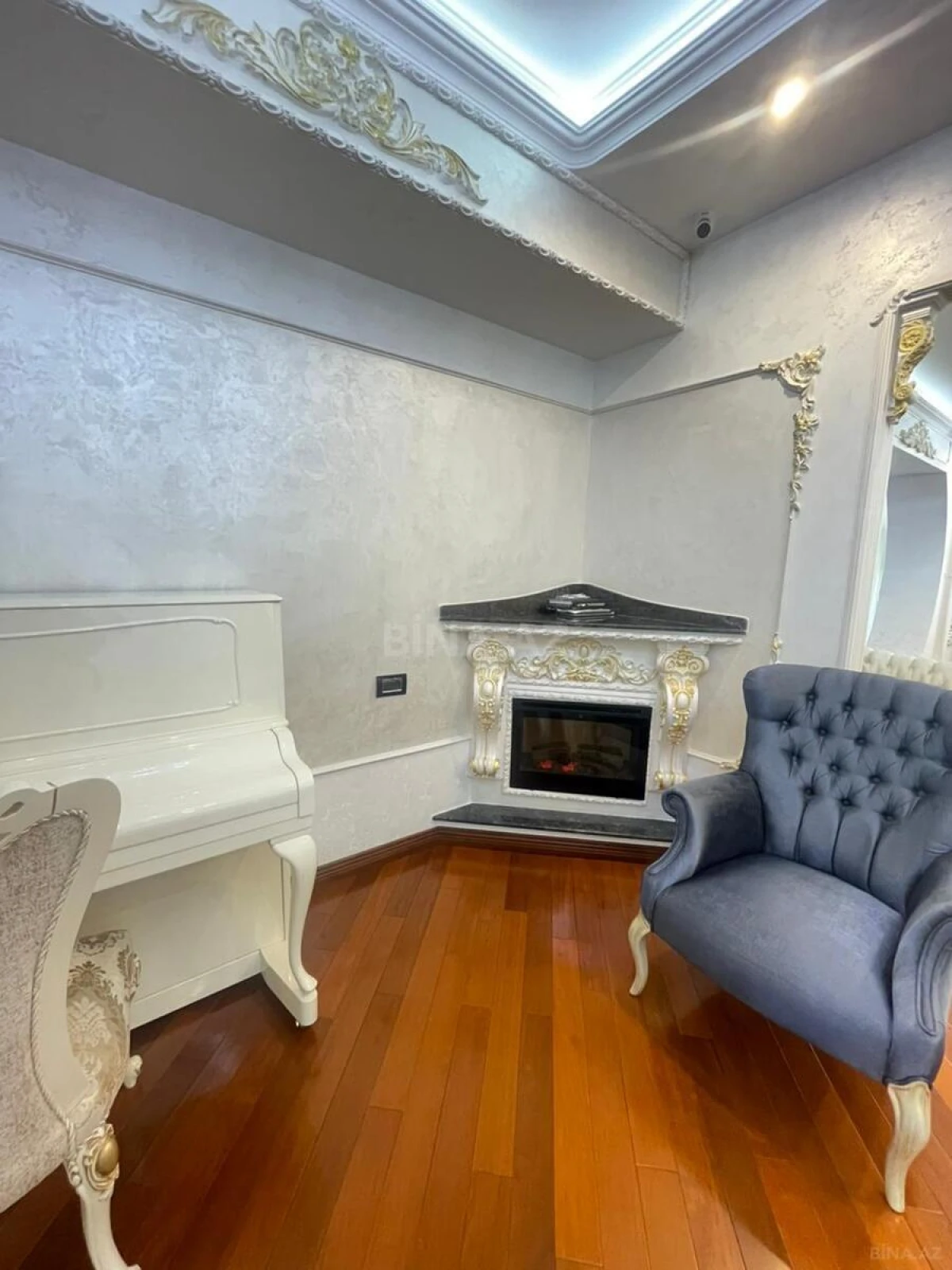 Satılır 4 otaqlı mənzil 171.2 m²