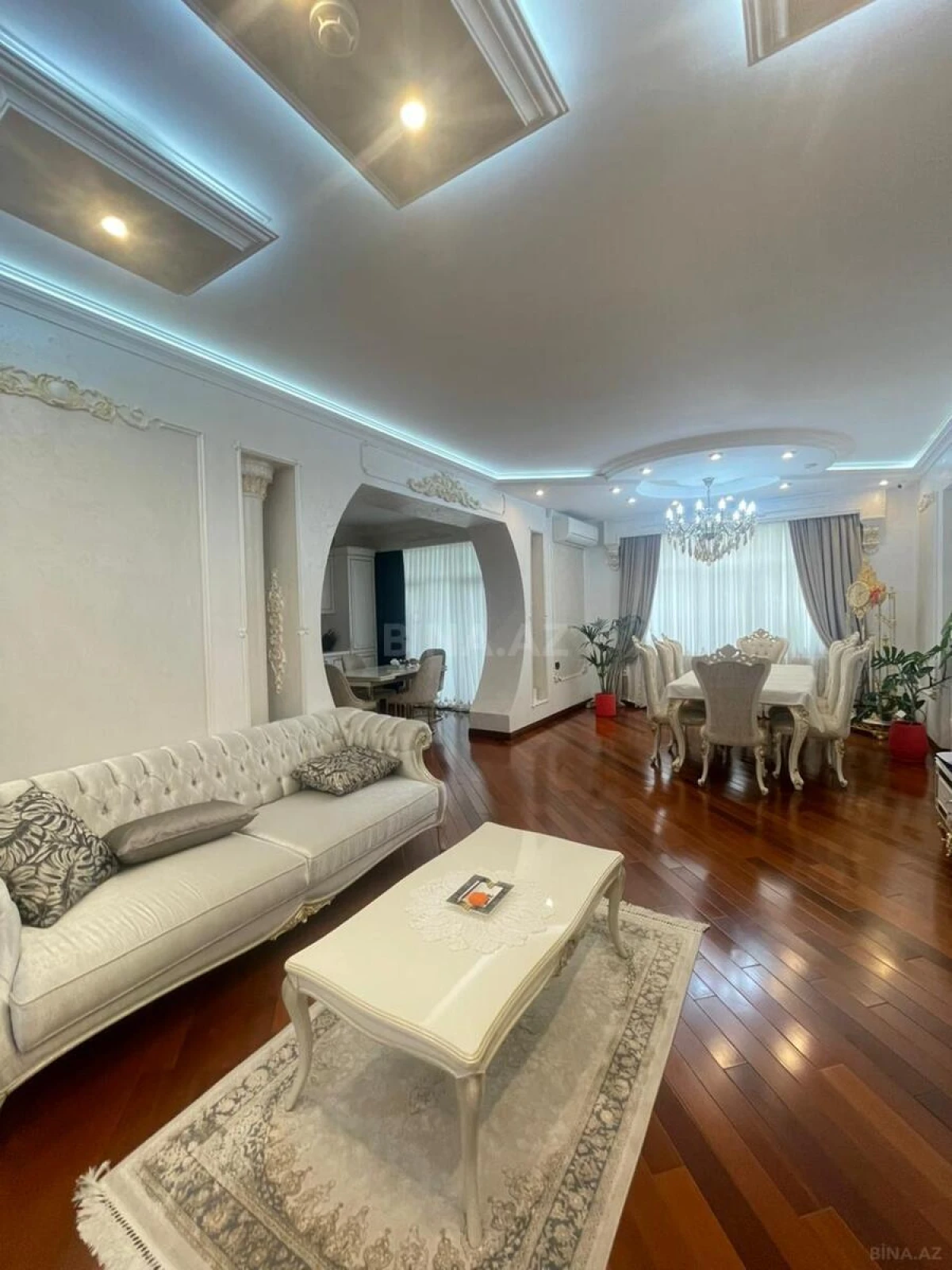 Satılır 4 otaqlı mənzil 171.2 m²