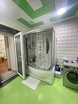 Satılır 4 otaqlı mənzil 171.2 m²