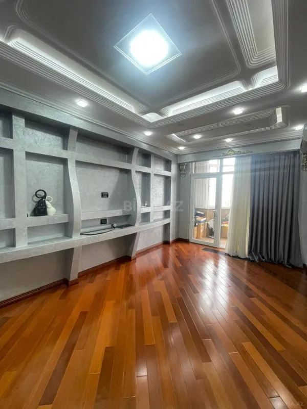 Satılır 4 otaqlı mənzil 171.2 m²