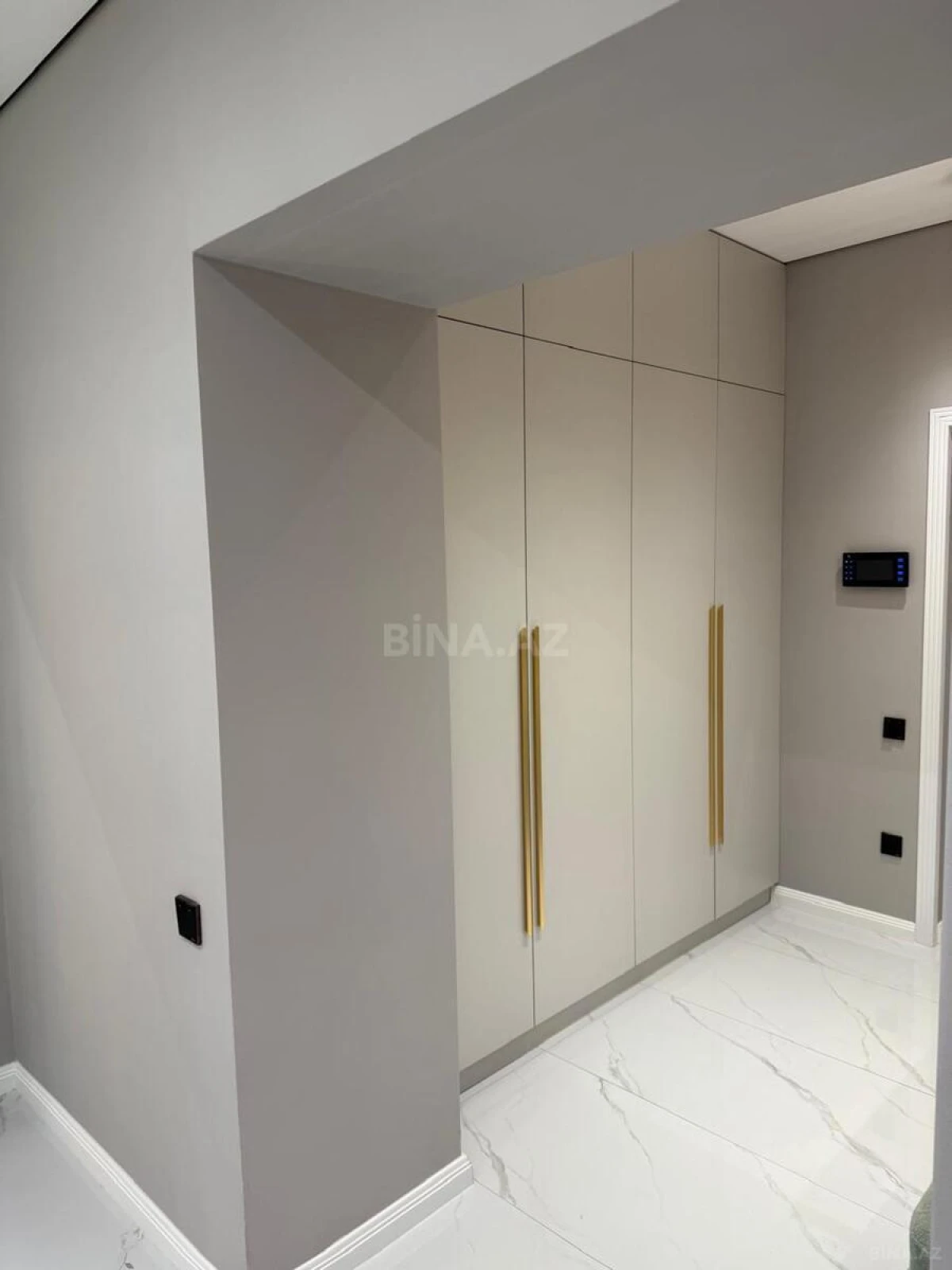 Satılır 3 otaqlı mənzil 106 m²