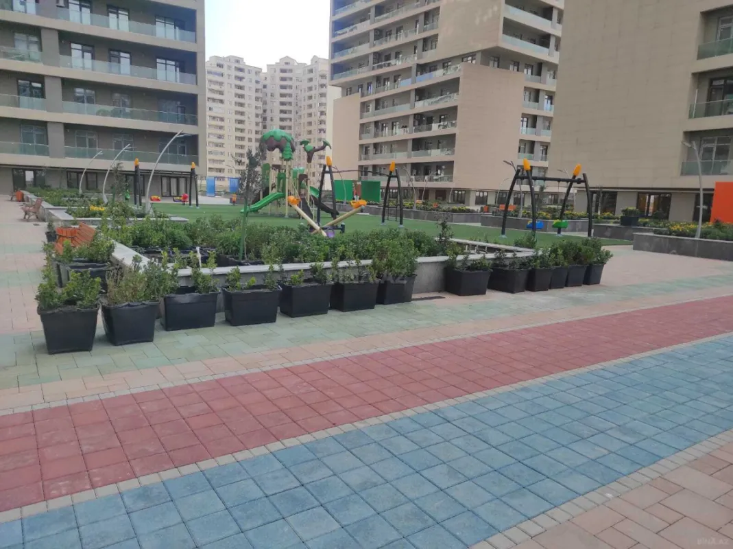 Satılır 3 otaqlı mənzil 148 m²