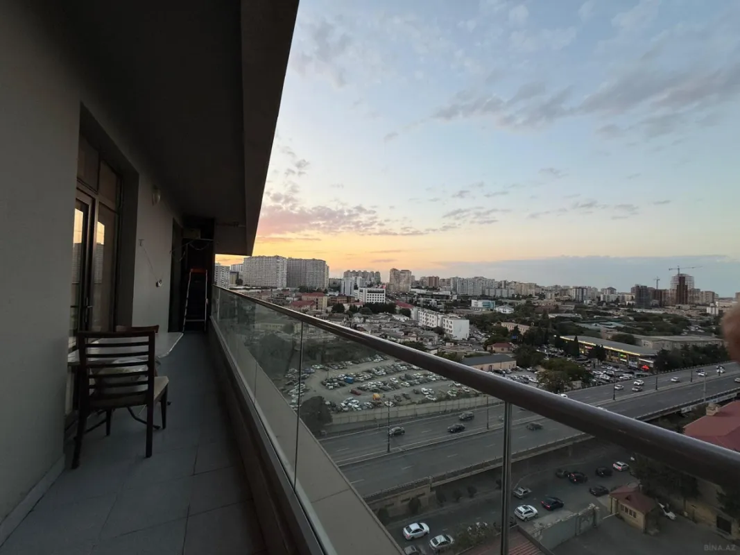 Satılır 3 otaqlı mənzil 148 m²