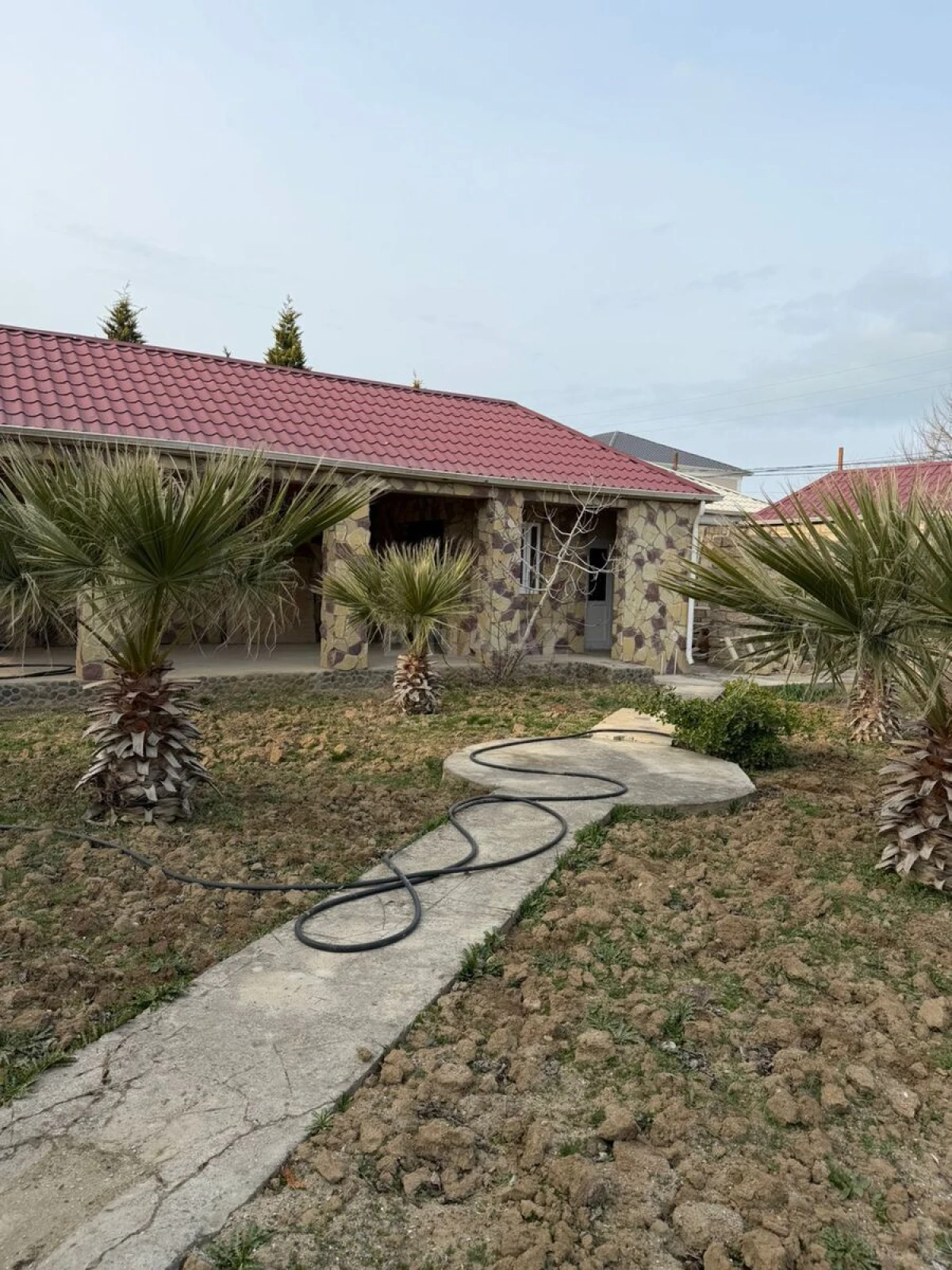 Satılır 6 otaqlı həyət evi 200 m²