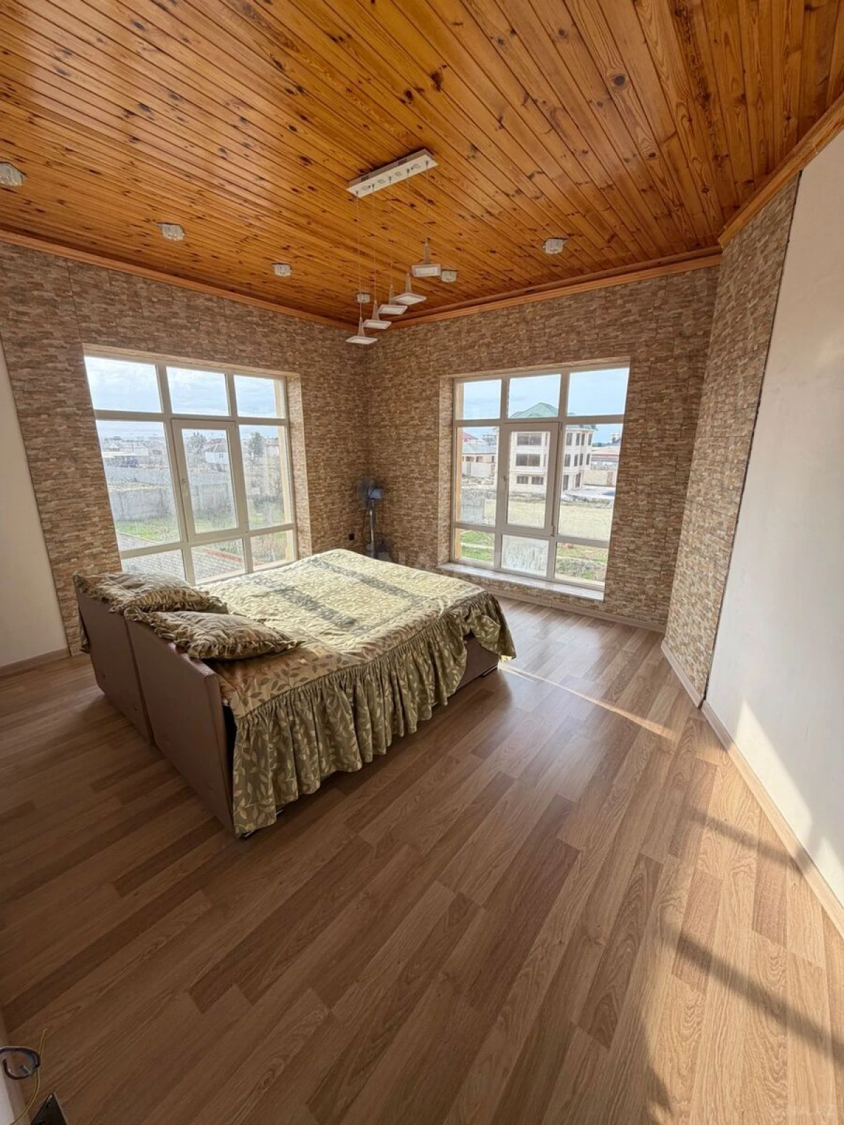 Satılır 6 otaqlı həyət evi 200 m²
