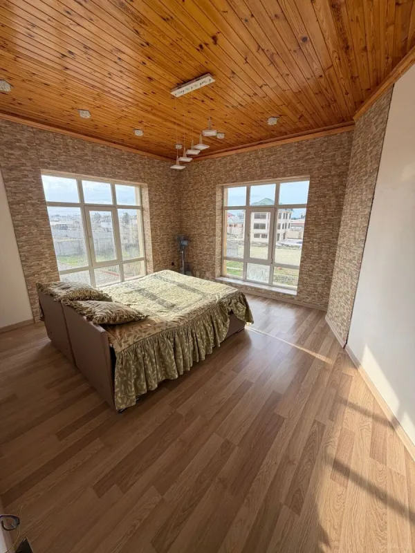 Satılır 6 otaqlı həyət evi 200 m²