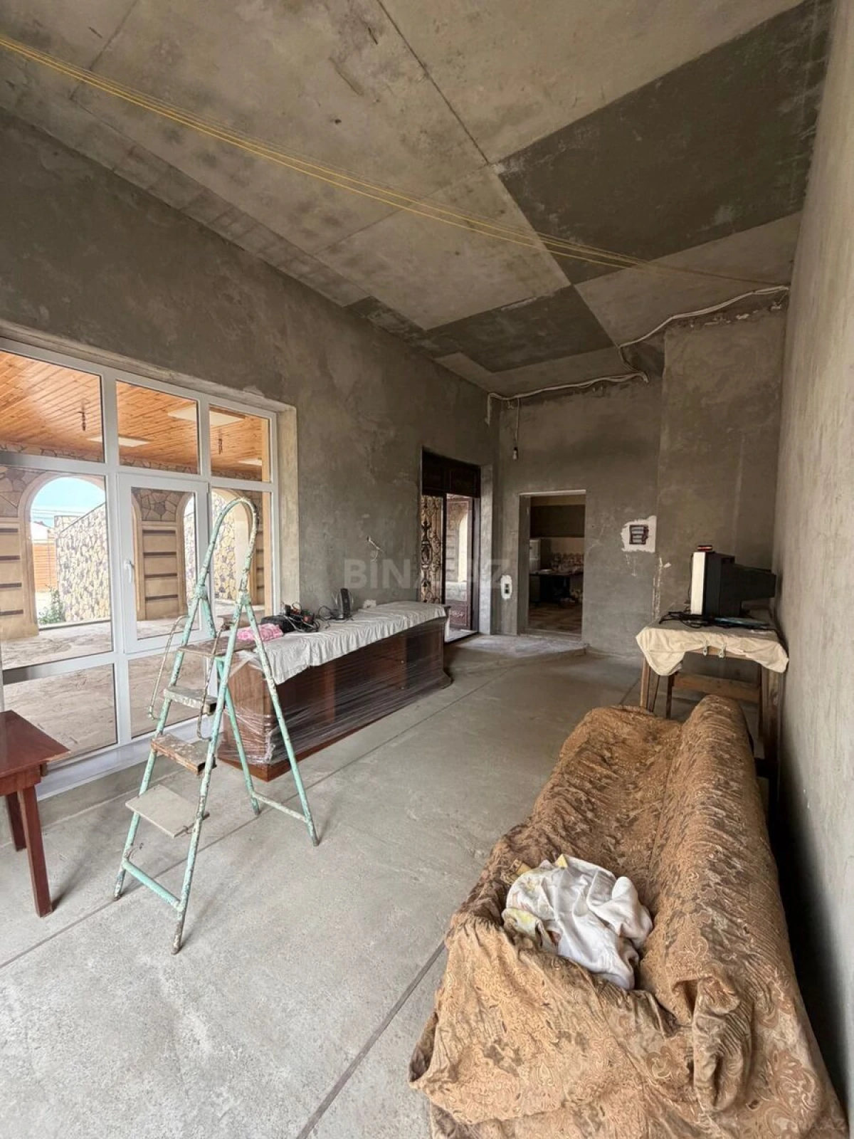 Satılır 6 otaqlı həyət evi 200 m²