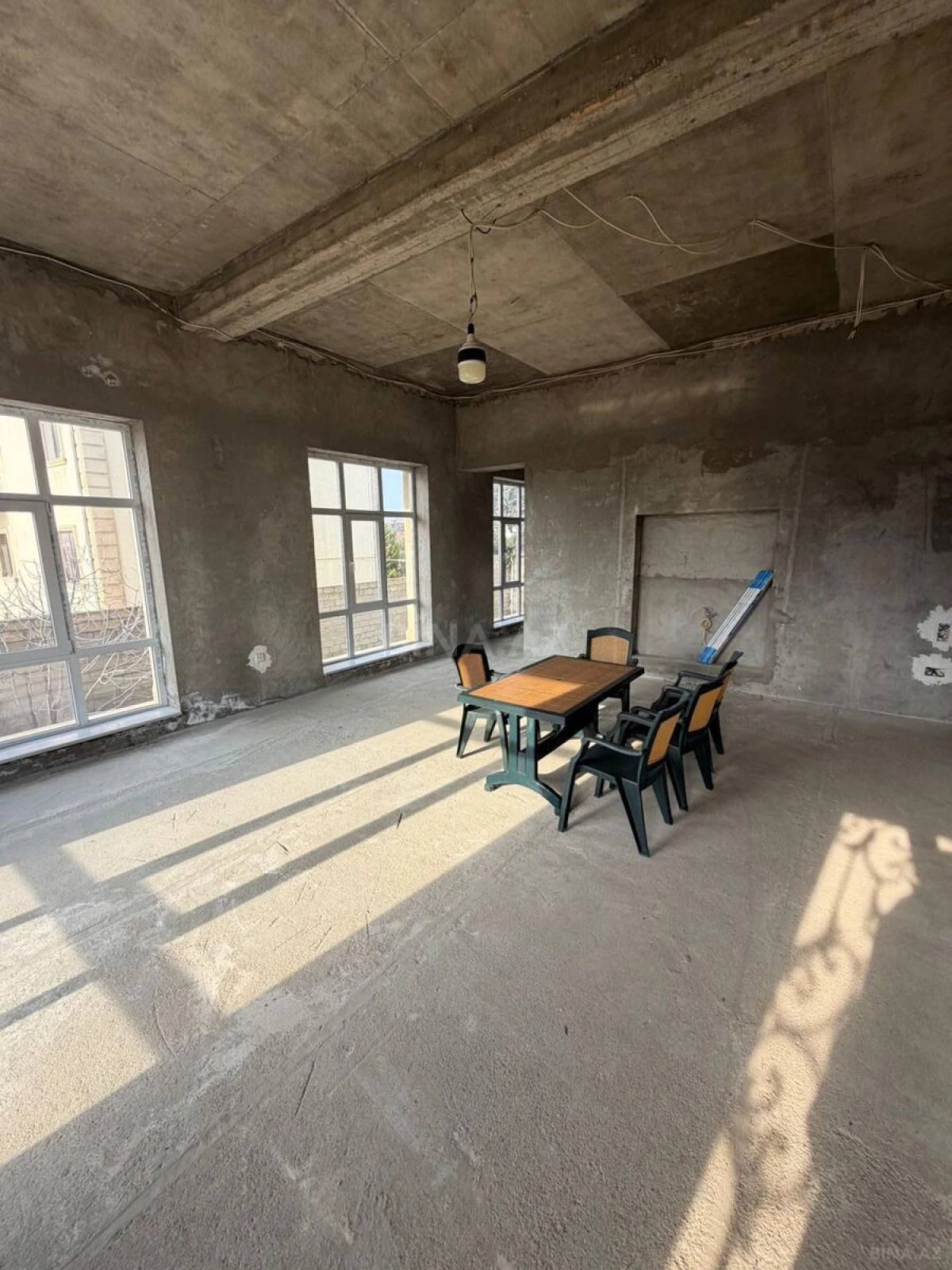 Satılır 6 otaqlı həyət evi 200 m²