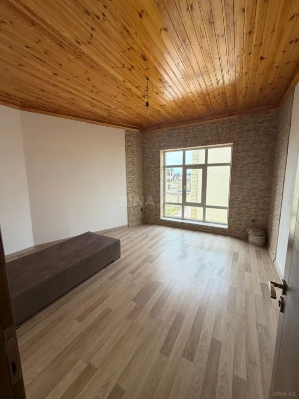 Satılır 6 otaqlı həyət evi 200 m²
