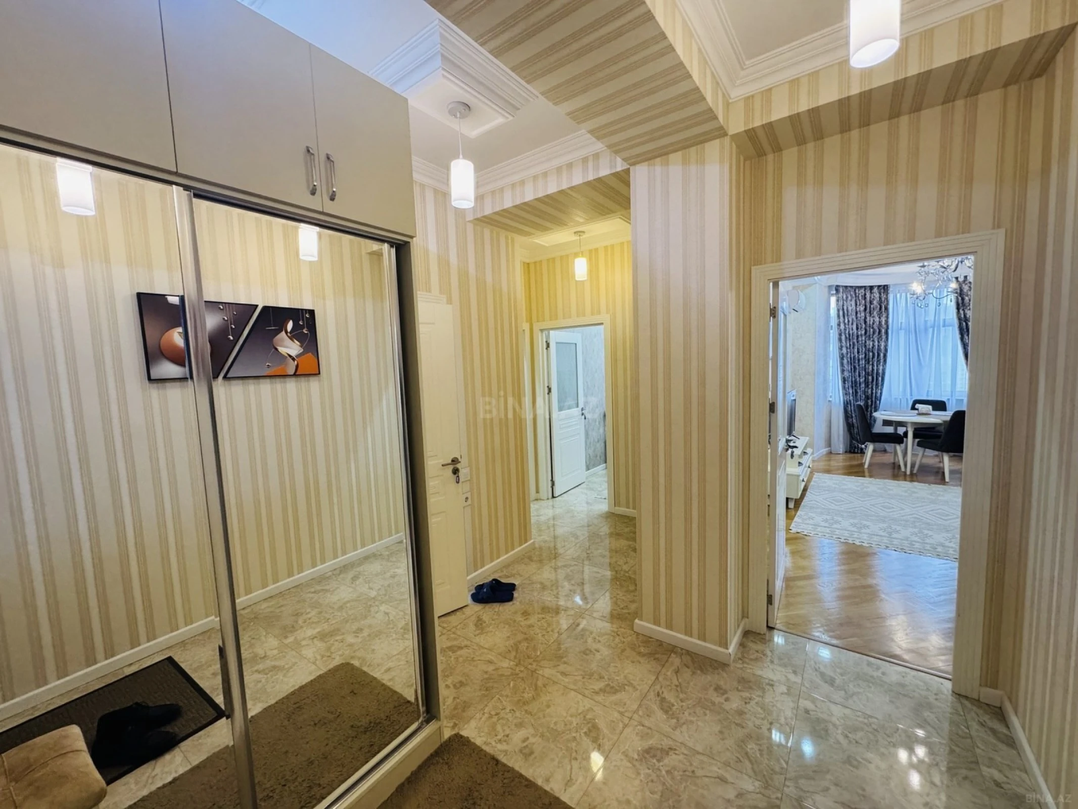Kirayə verilir 2 otaqlı mənzil 70 m²