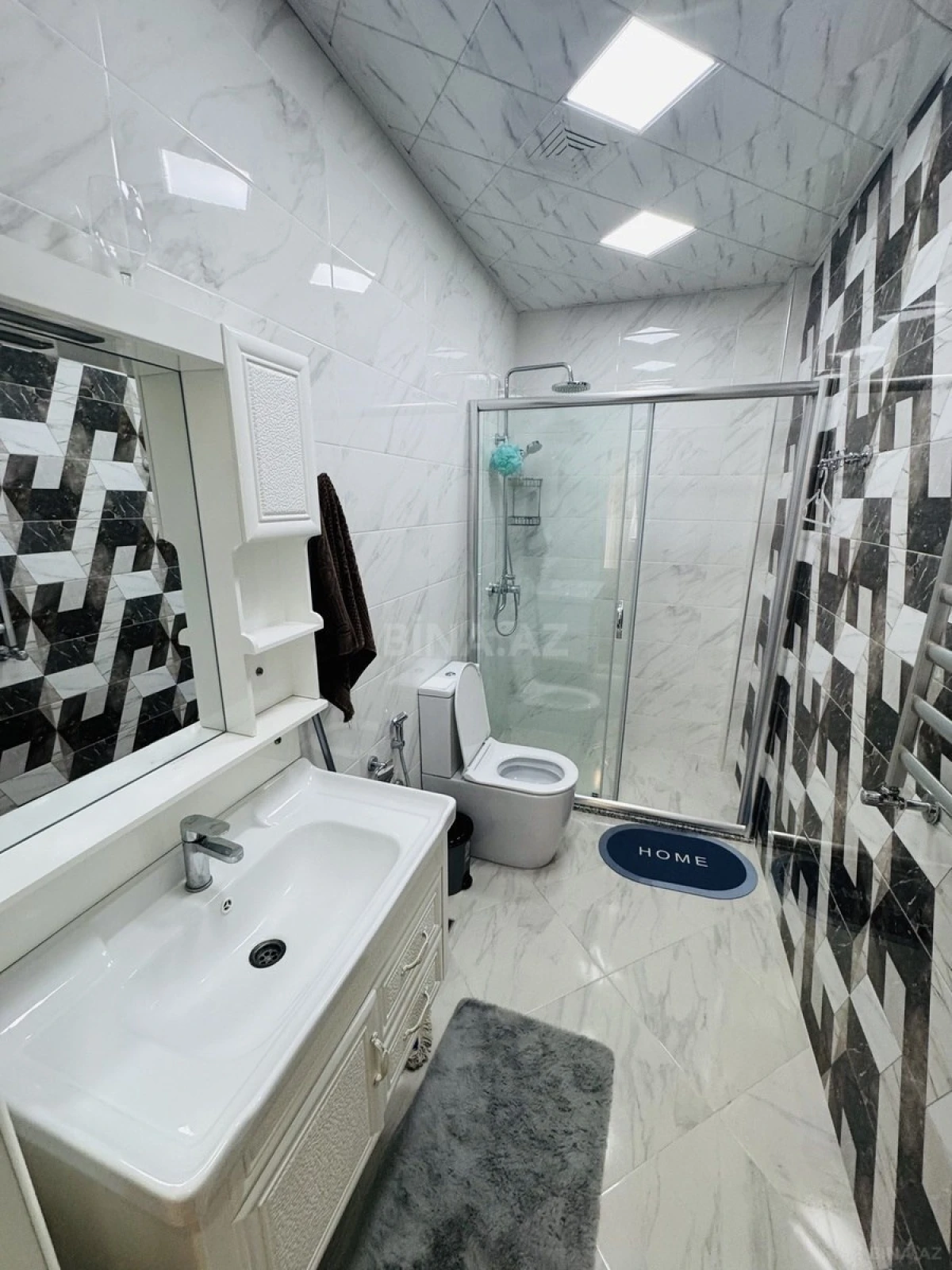 Kirayə verilir 2 otaqlı mənzil 70 m²