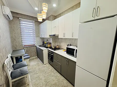 Kirayə verilir 2 otaqlı mənzil 70 m²