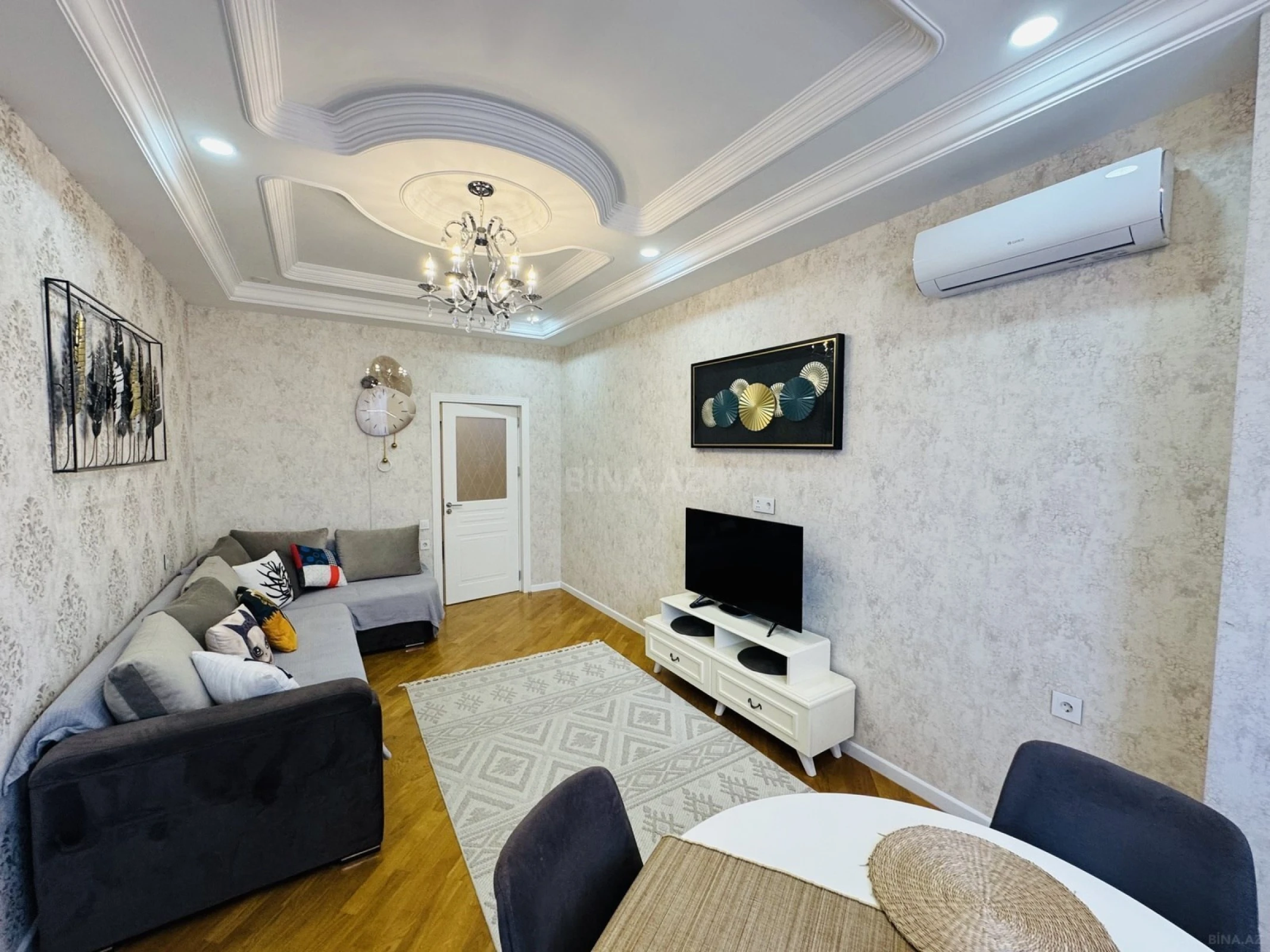 Kirayə verilir 2 otaqlı mənzil 70 m²