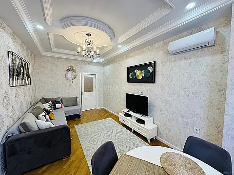 Kirayə verilir 2 otaqlı mənzil 70 m²