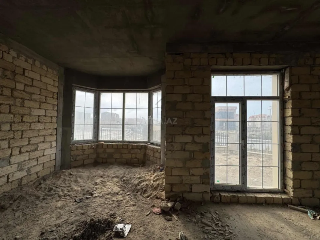 Satılır 6 otaqlı həyət evi 300 m²