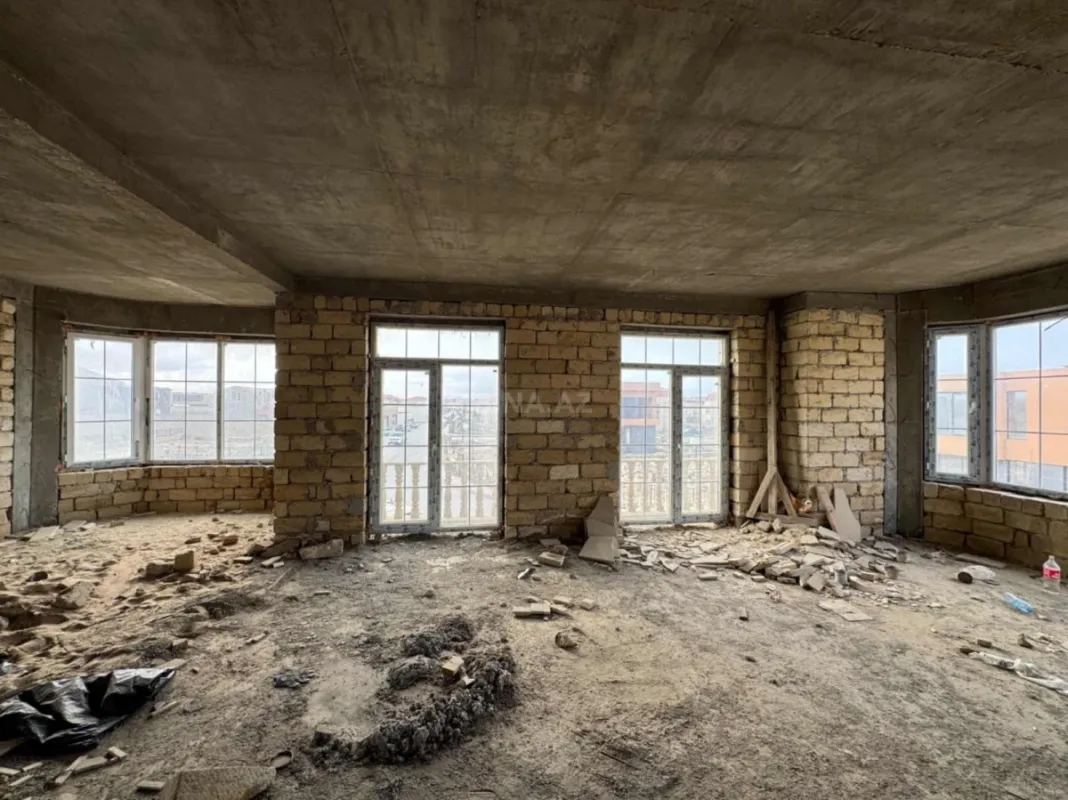 Satılır 6 otaqlı həyət evi 300 m²