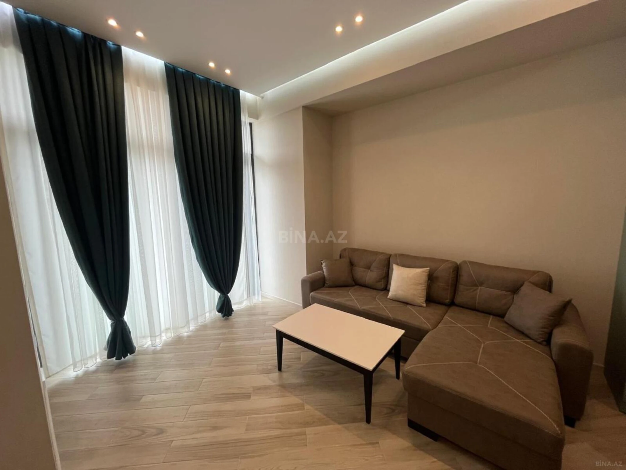 Kirayə verilir 2 otaqlı mənzil 80 m²