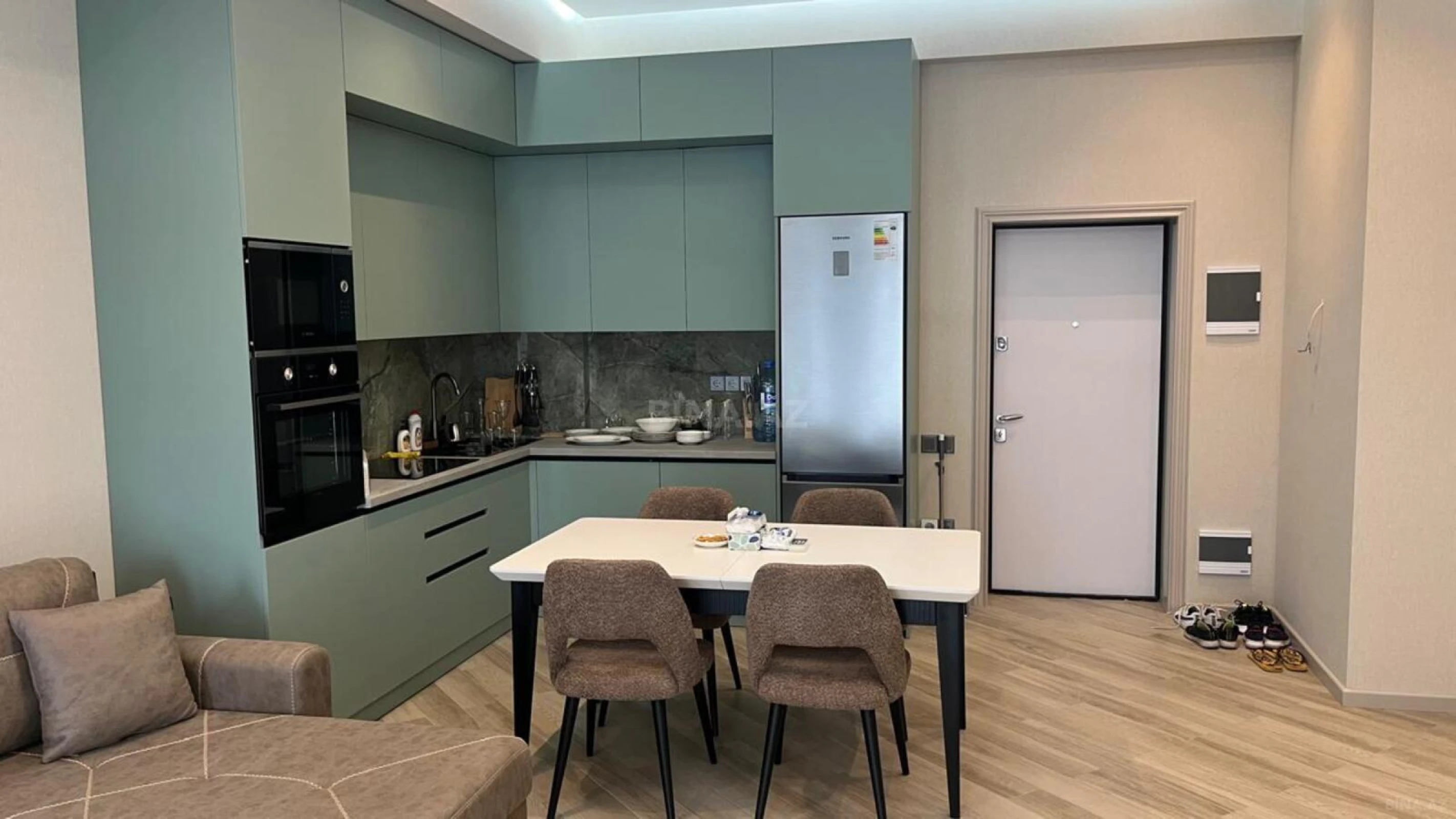 Kirayə verilir 2 otaqlı mənzil 80 m²