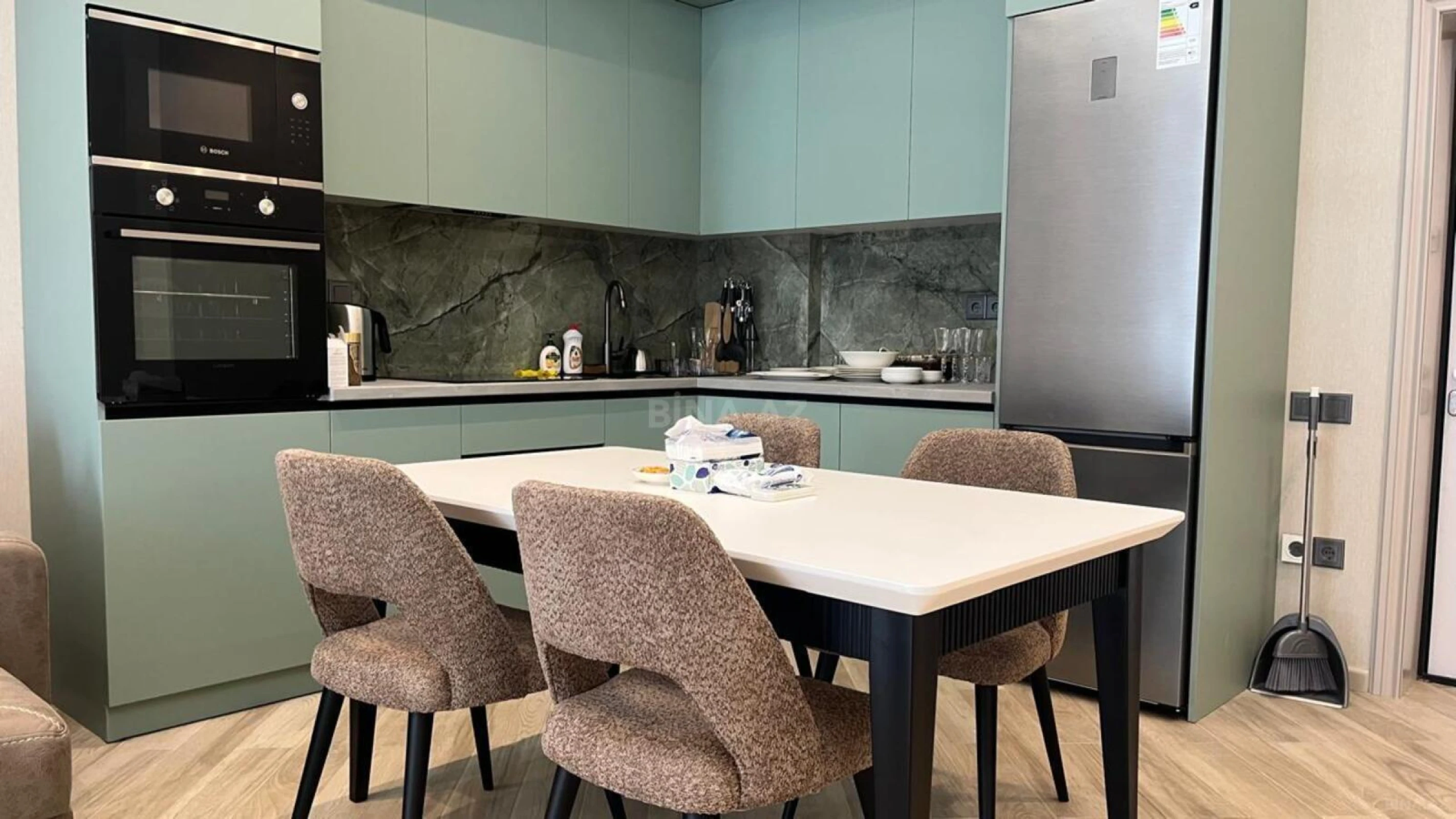 Kirayə verilir 2 otaqlı mənzil 80 m²