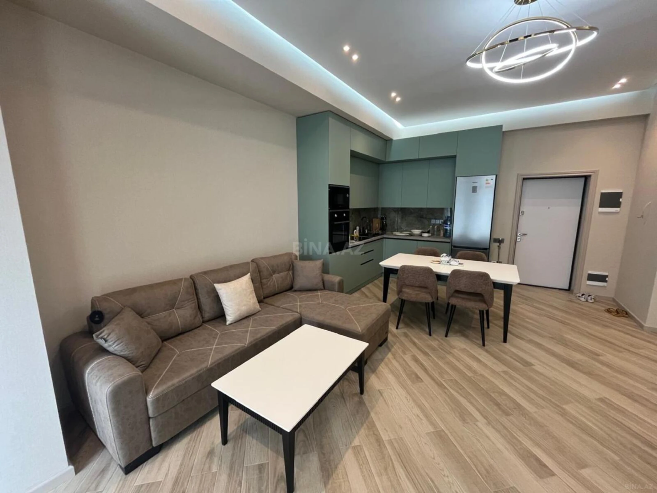 Kirayə verilir 2 otaqlı mənzil 80 m²