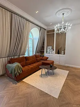 Kirayə verilir 2 otaqlı mənzil 90 m²