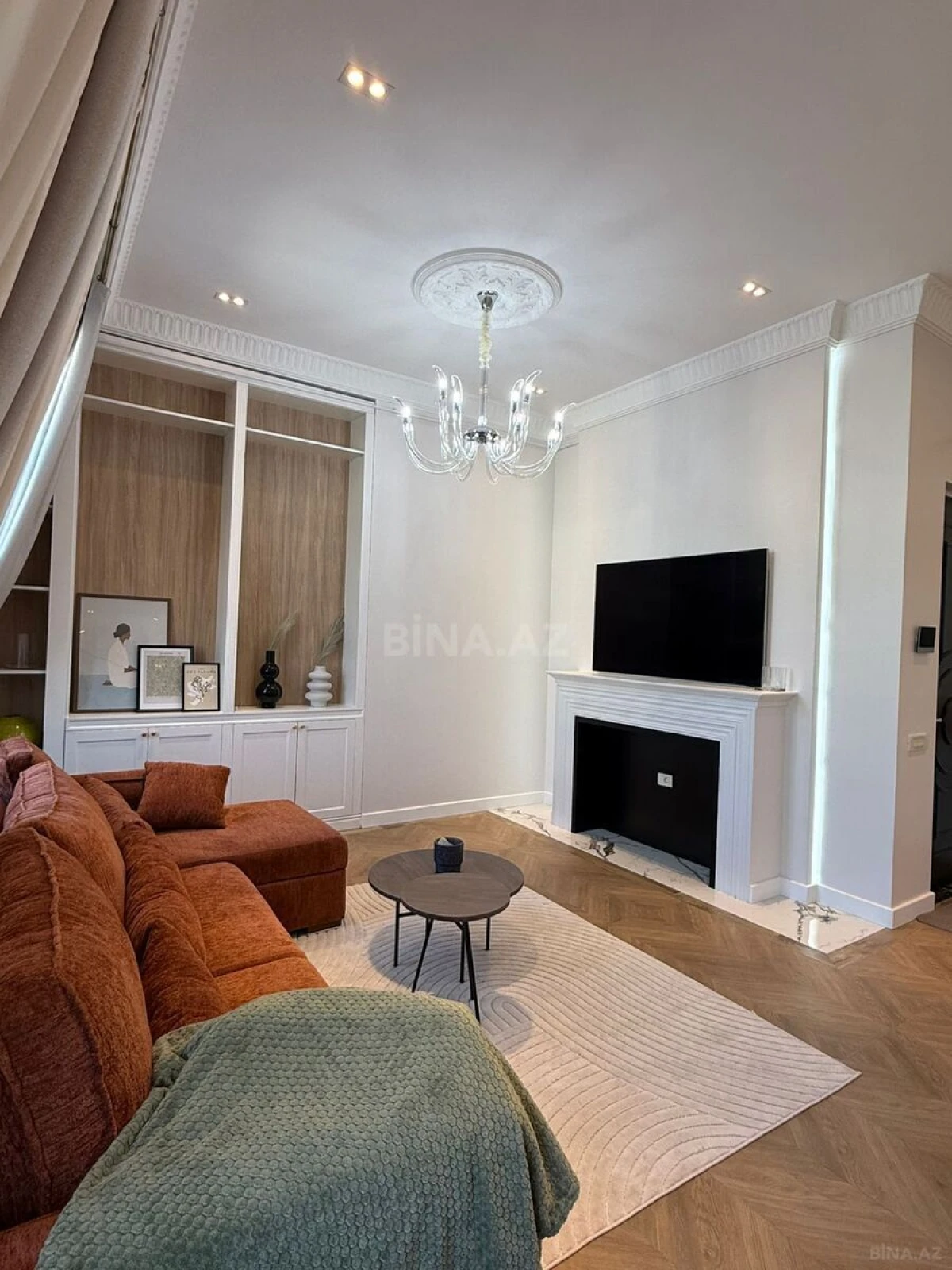 Kirayə verilir 2 otaqlı mənzil 90 m²