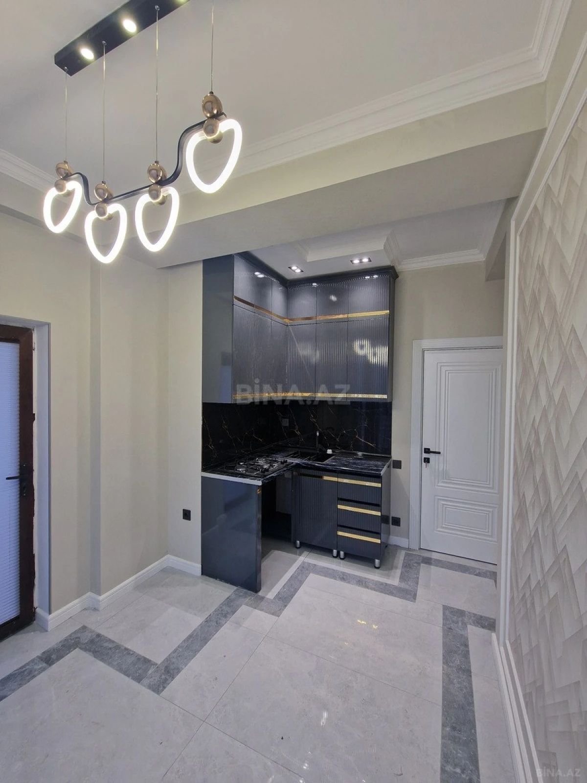 Satılır 2 otaqlı mənzil 70 m²