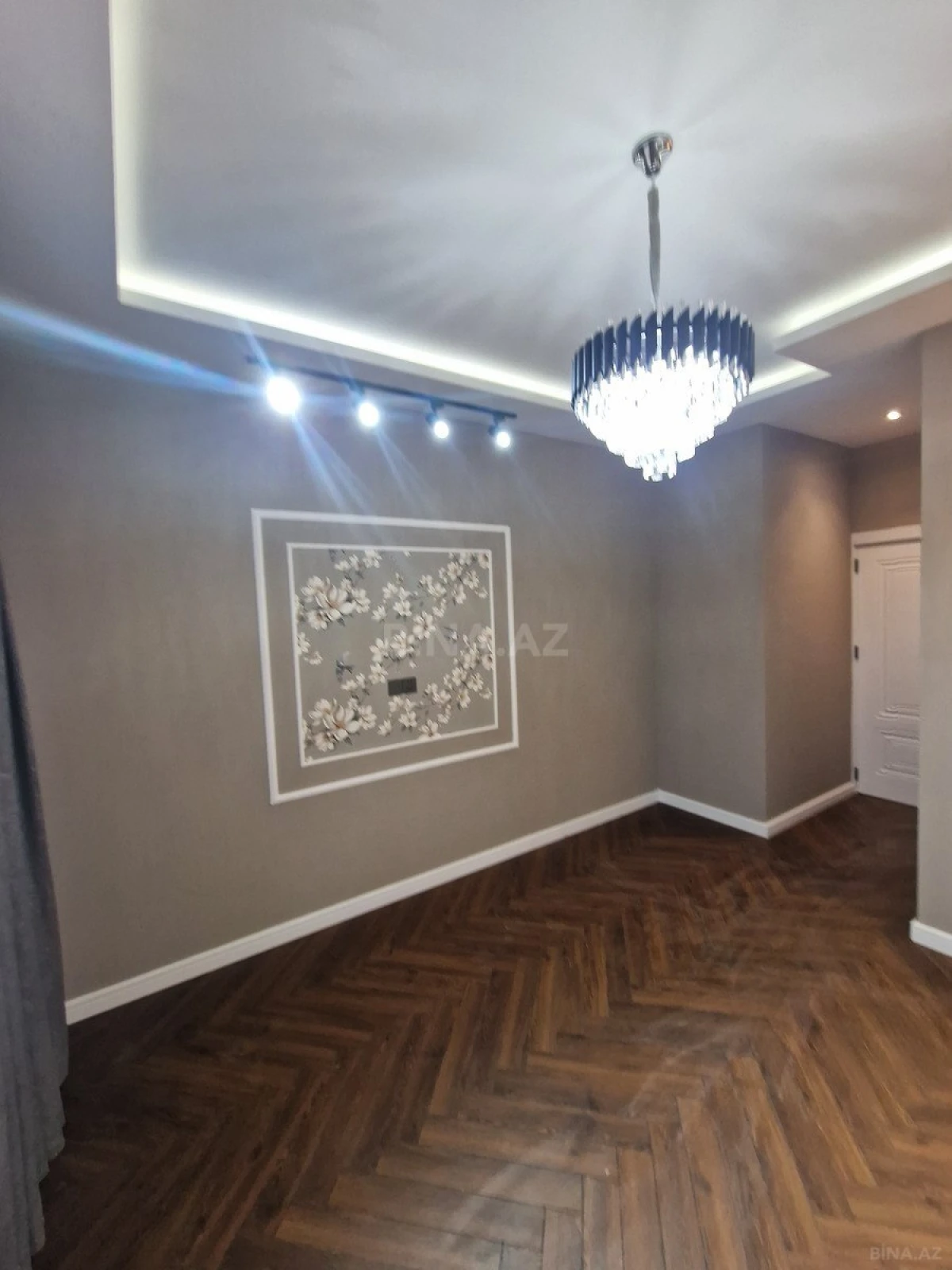 Satılır 2 otaqlı mənzil 70 m²