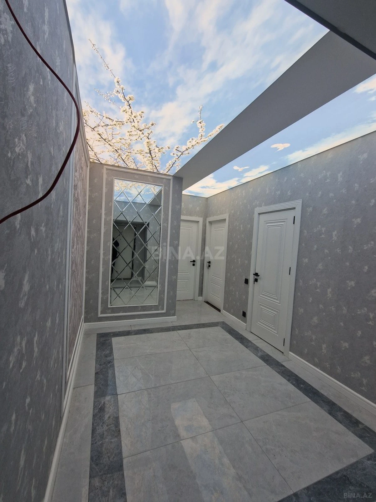 Satılır 2 otaqlı mənzil 70 m²