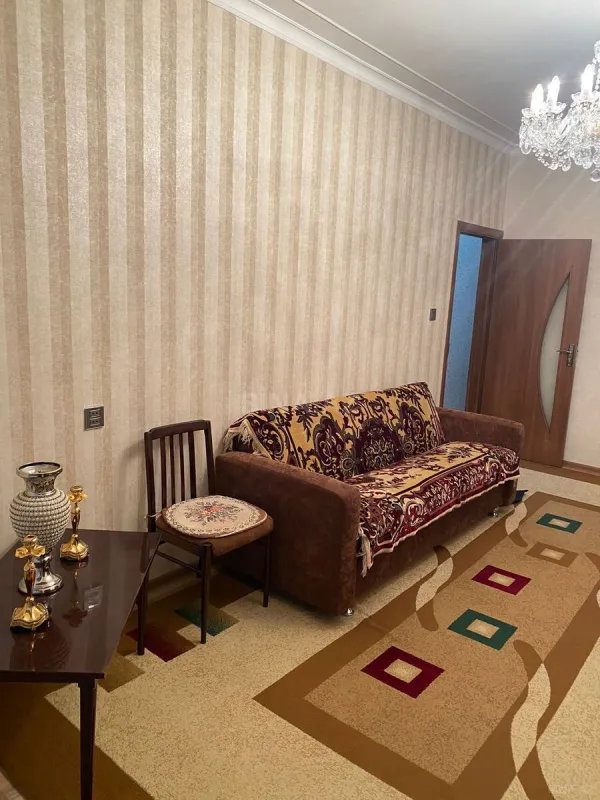 Satılır 4 otaqlı mənzil 105 m²