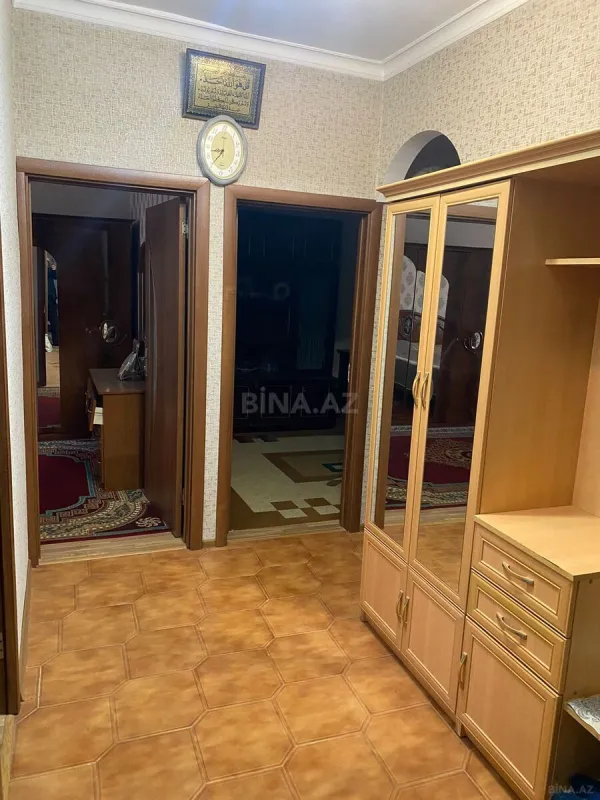 Satılır 4 otaqlı mənzil 105 m²