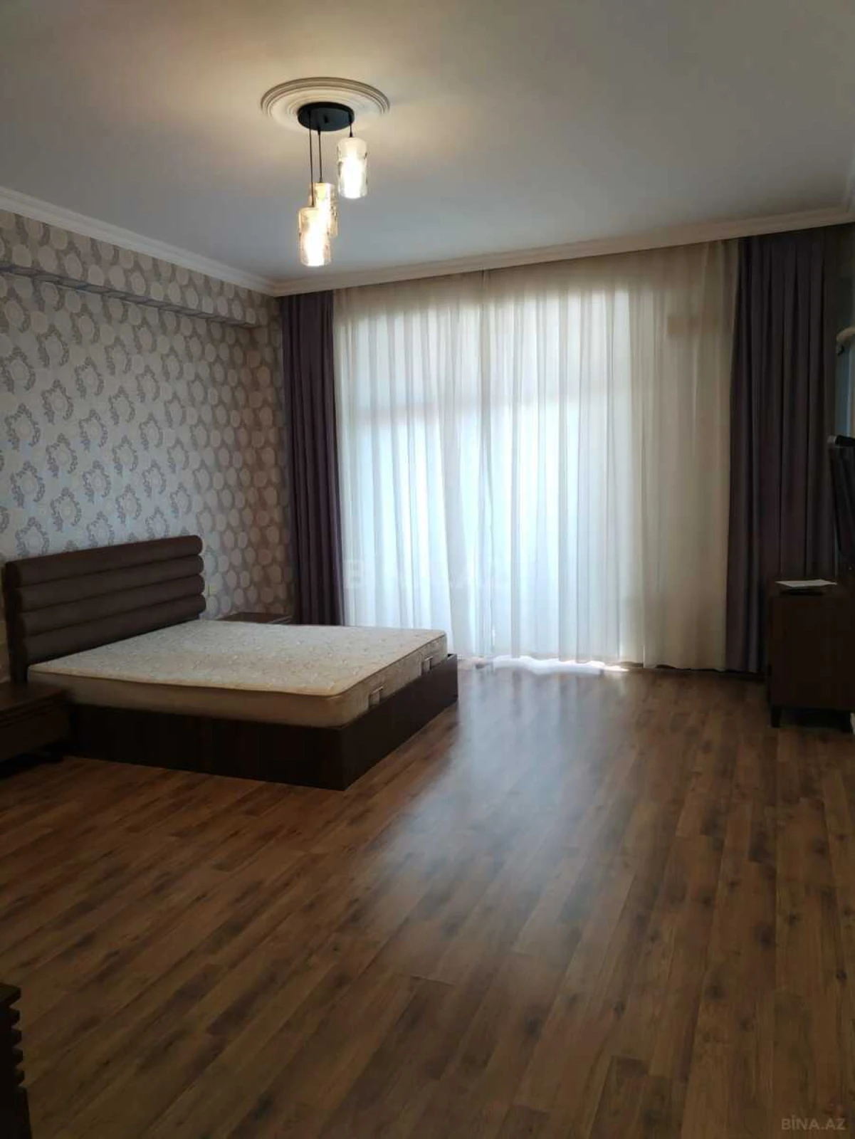 Kirayə verilir 3 otaqlı mənzil 120 m²