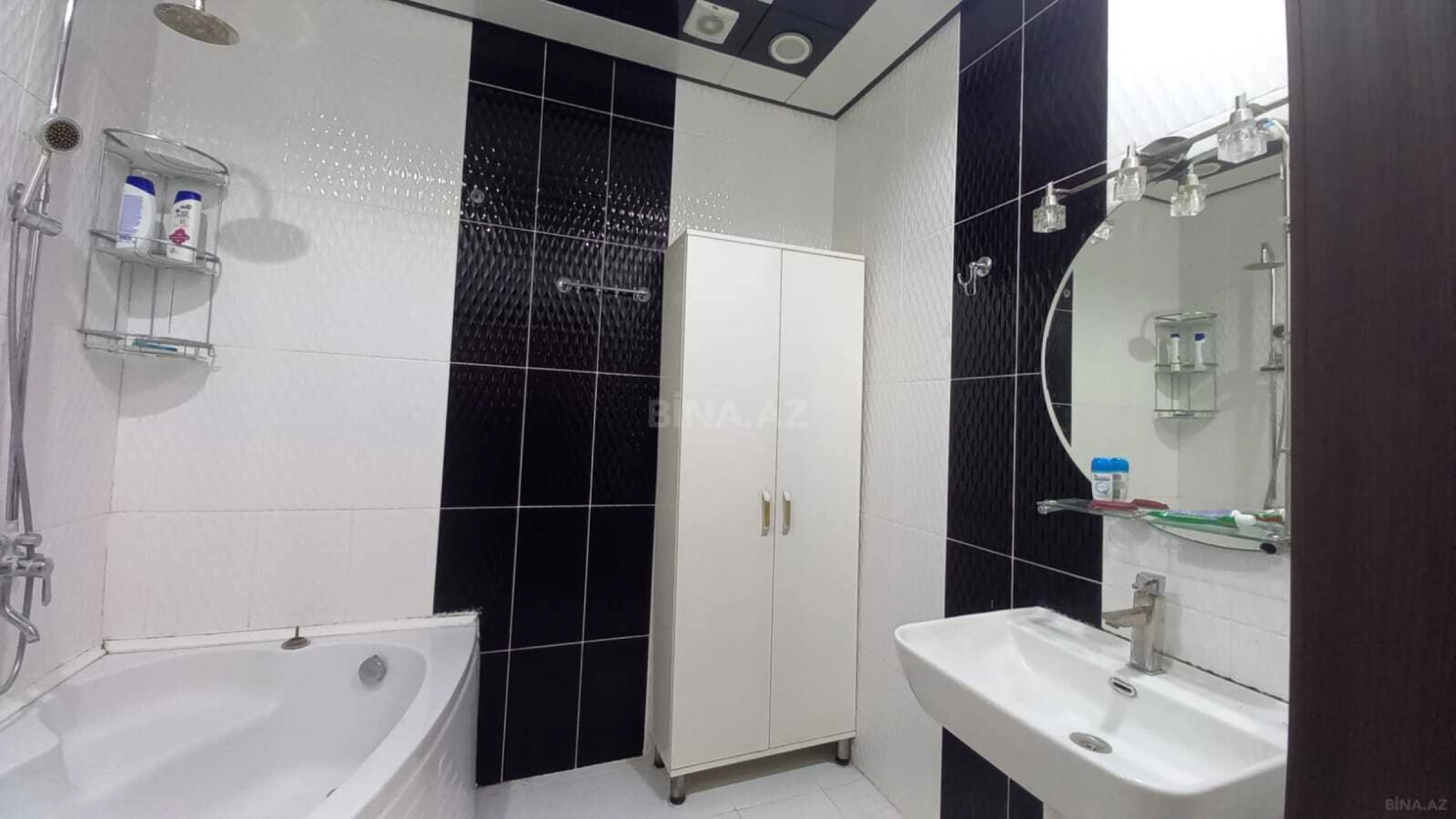 Satılır 4 otaqlı mənzil 130 m²