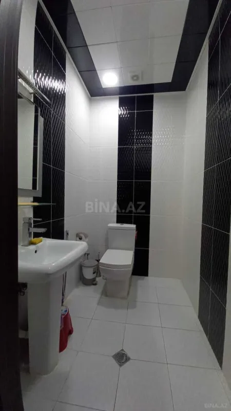 Satılır 4 otaqlı mənzil 130 m²