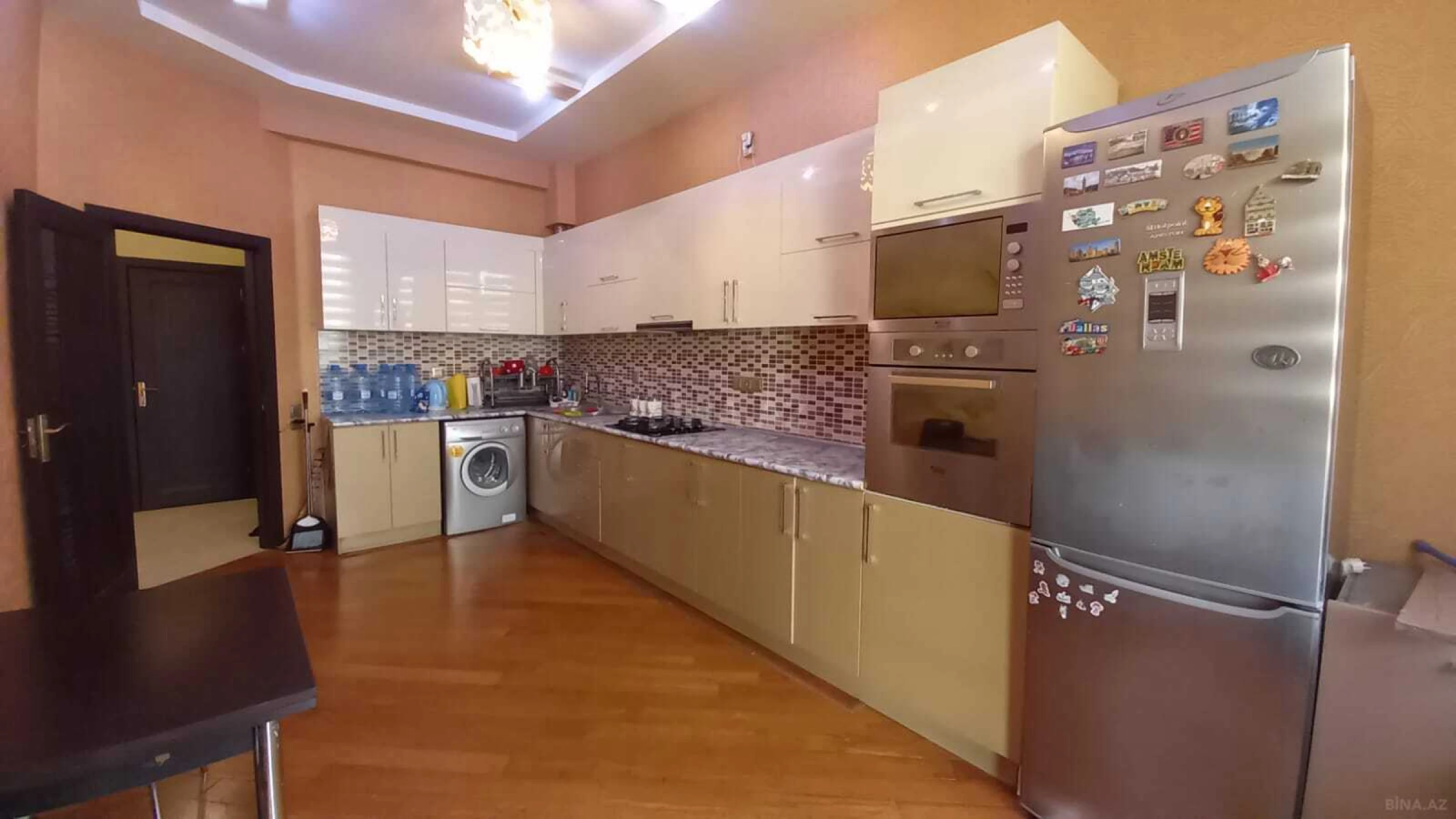 Satılır 4 otaqlı mənzil 130 m²