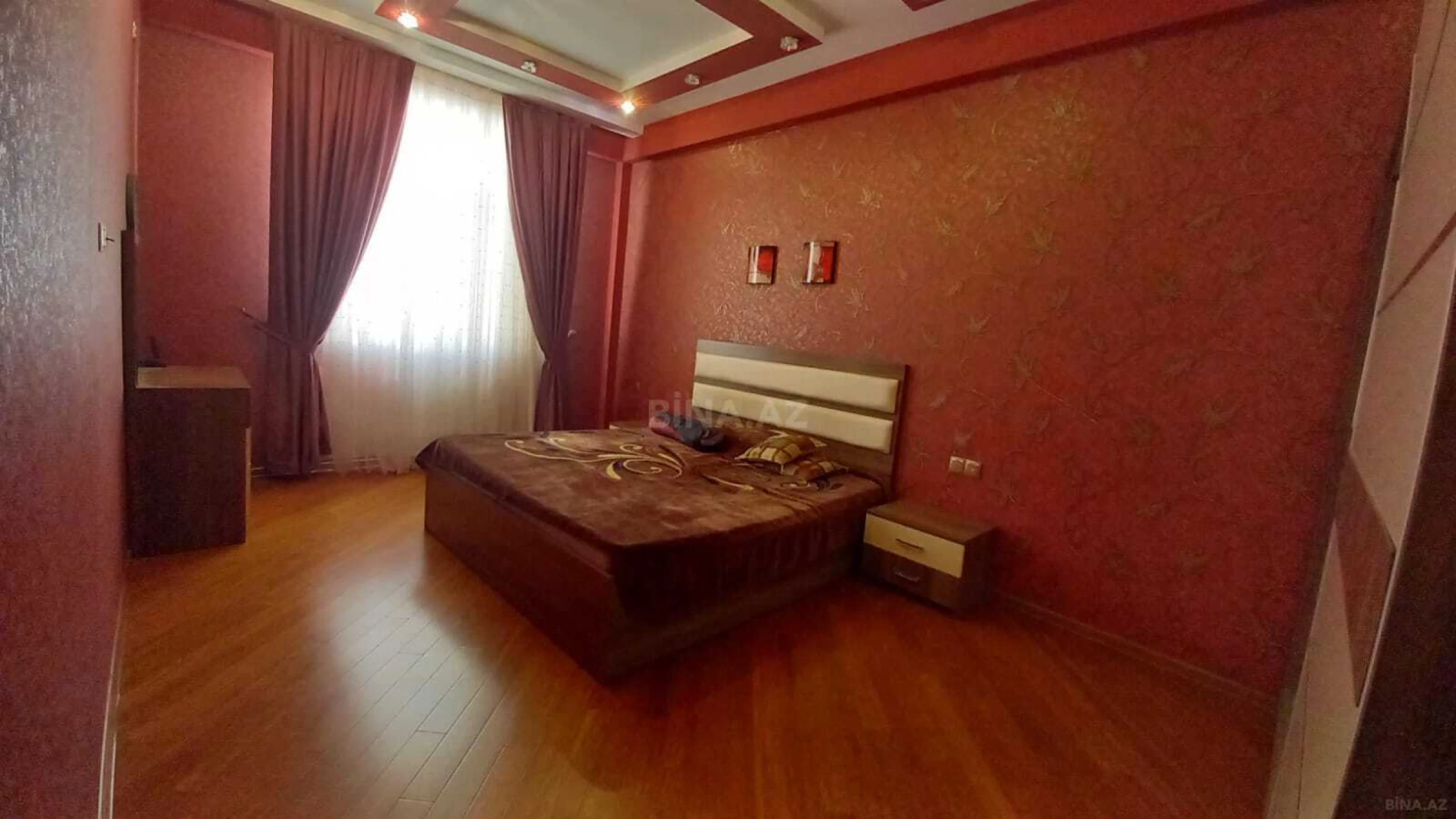 Satılır 4 otaqlı mənzil 130 m²