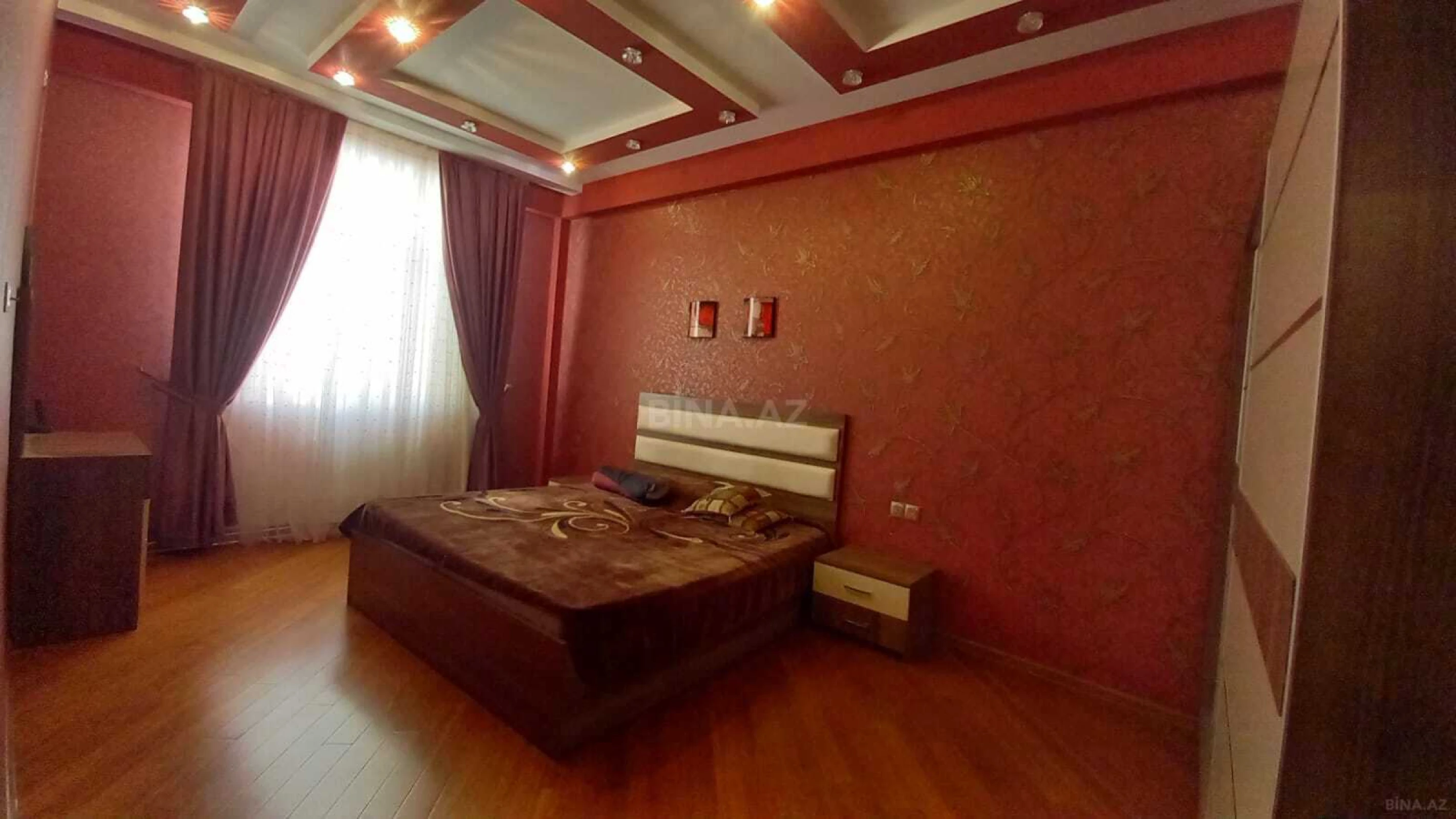 Satılır 4 otaqlı mənzil 130 m²