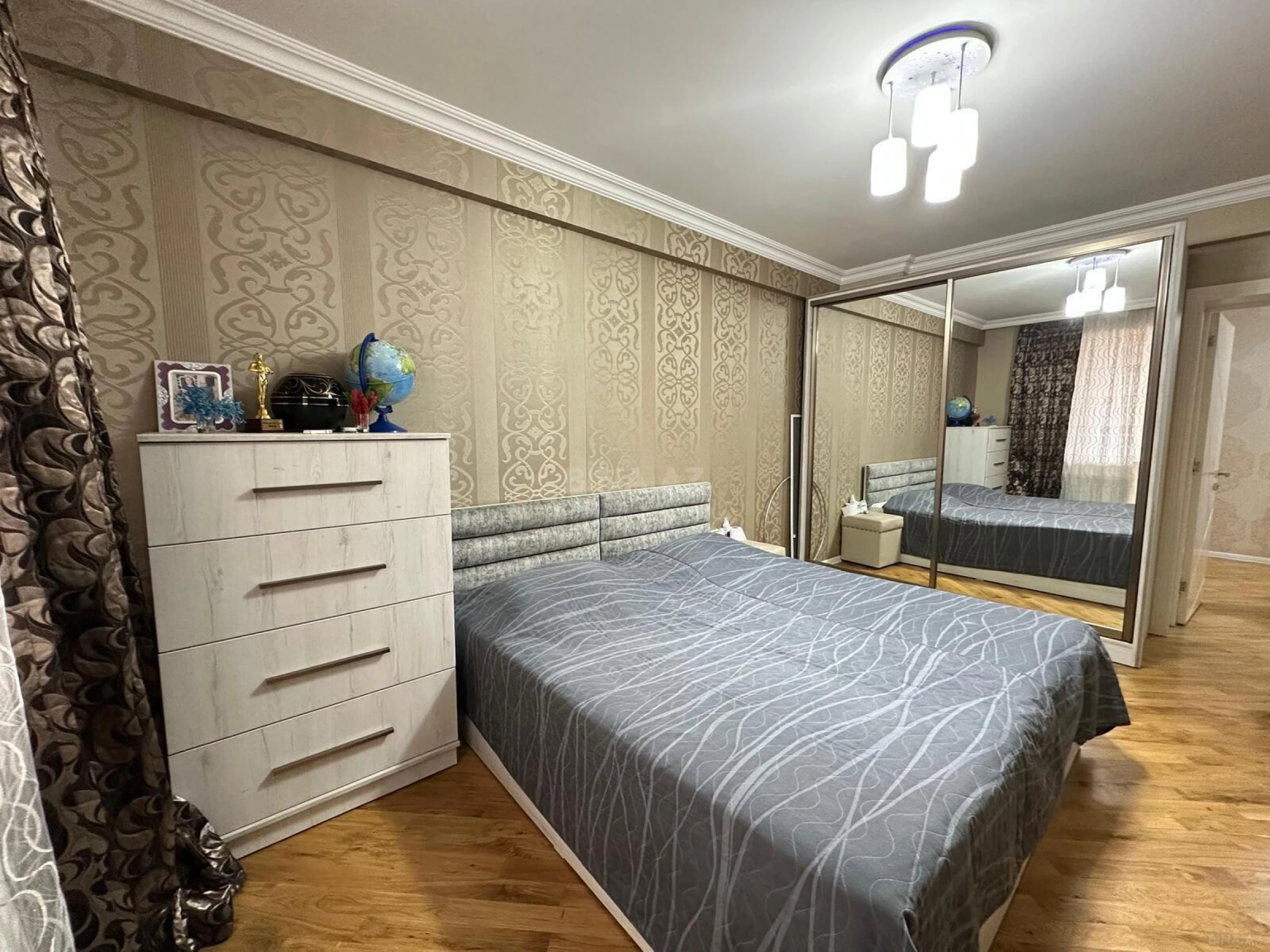 Satılır 3 otaqlı mənzil 120 m²