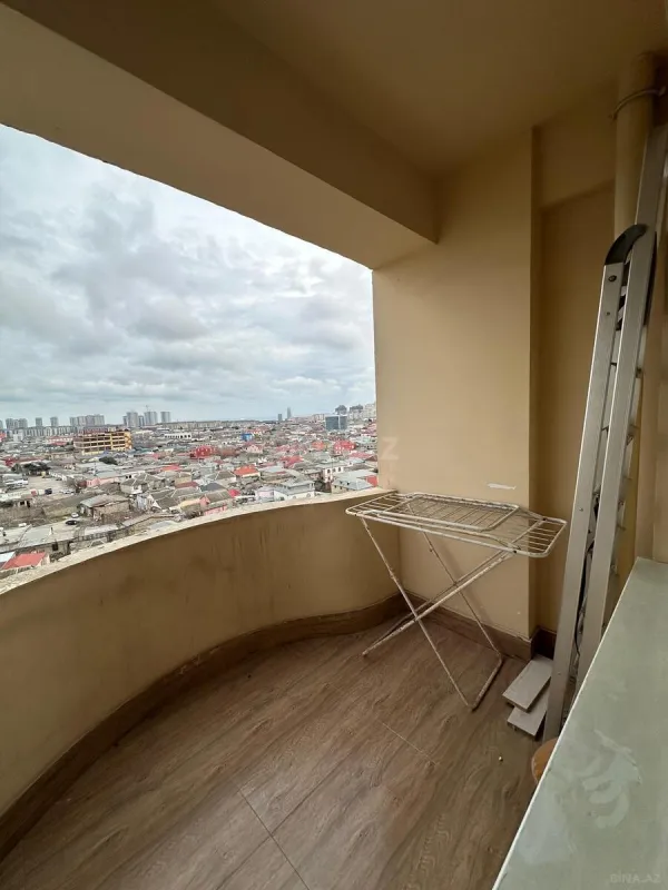 Satılır 3 otaqlı mənzil 120 m²