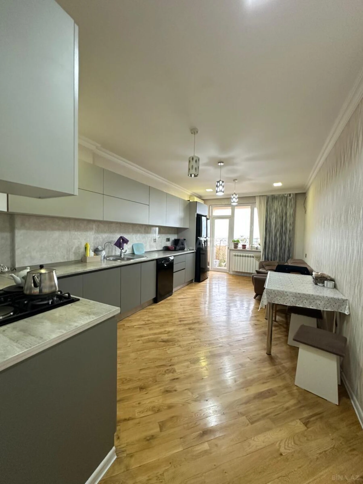 Satılır 3 otaqlı mənzil 120 m²