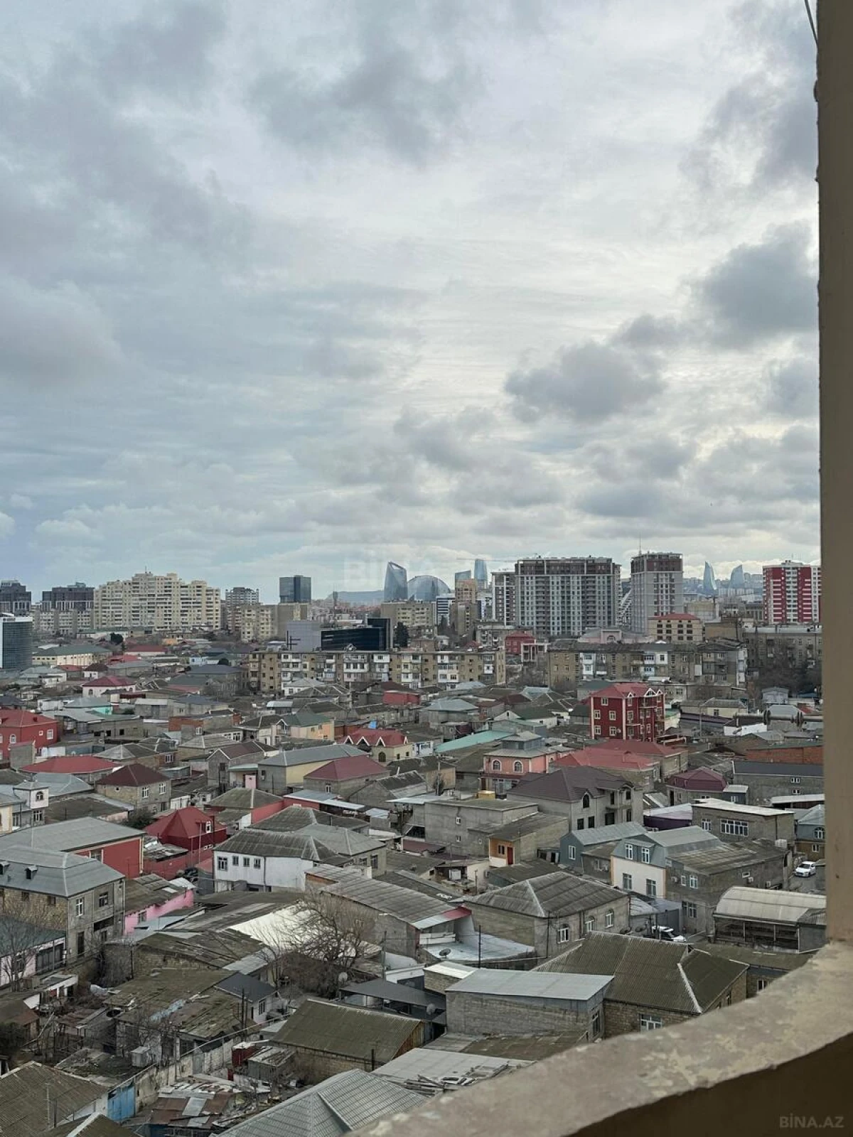 Satılır 3 otaqlı mənzil 120 m²