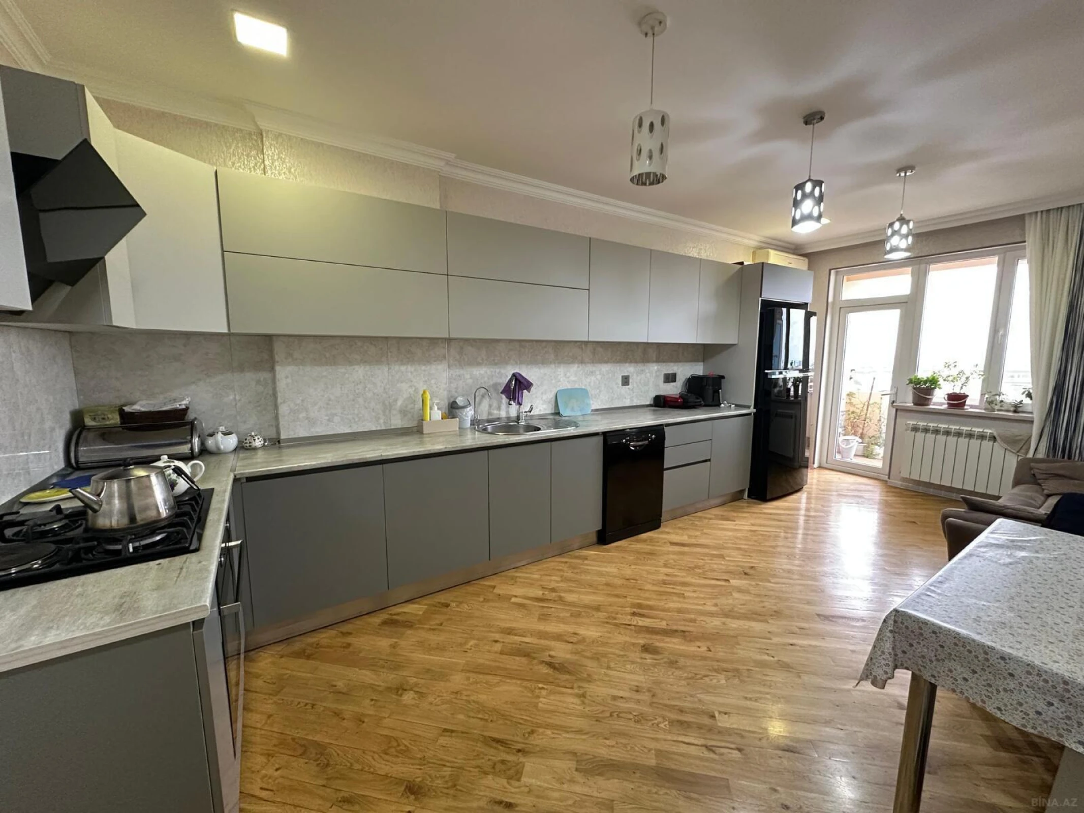 Satılır 3 otaqlı mənzil 120 m²