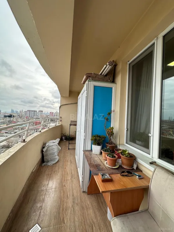Satılır 3 otaqlı mənzil 120 m²