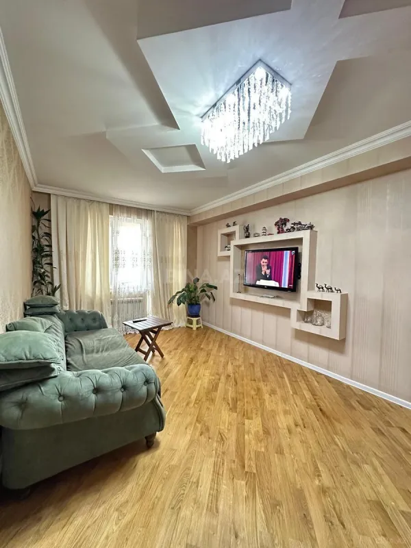 Satılır 3 otaqlı mənzil 120 m²